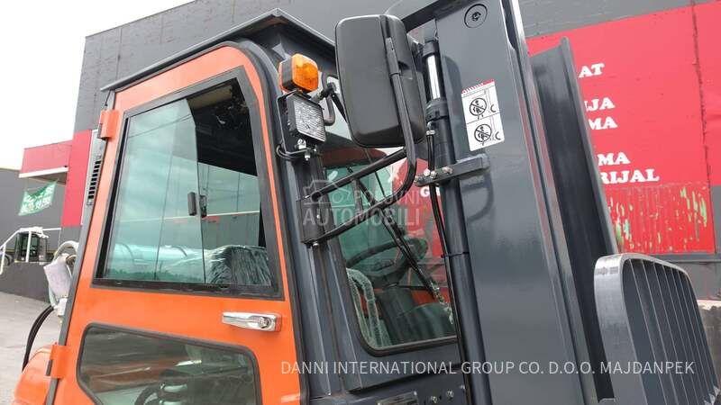 viljuškar na plin 2.5T