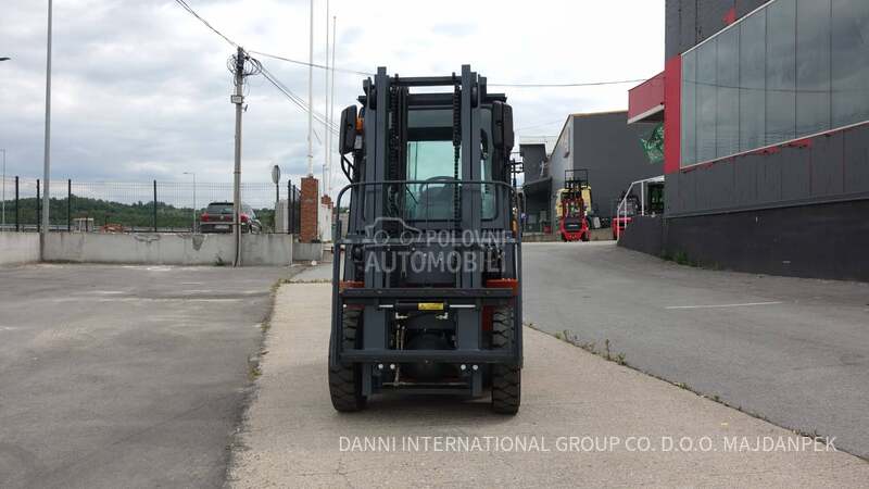 viljuškar na plin 2.5T