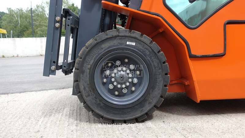 viljuškar na plin 2.5T