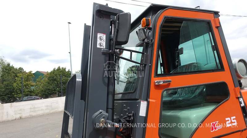 viljuškar na plin 2.5T