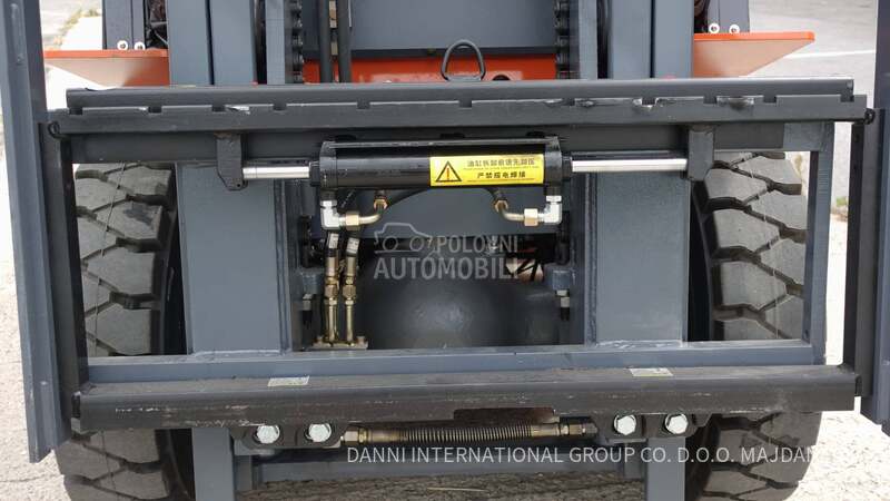 viljuškar na plin 2.5T