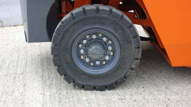 viljuškar na plin 2.5T