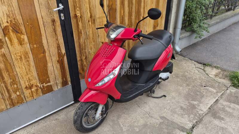 Piaggio Zip 4t
