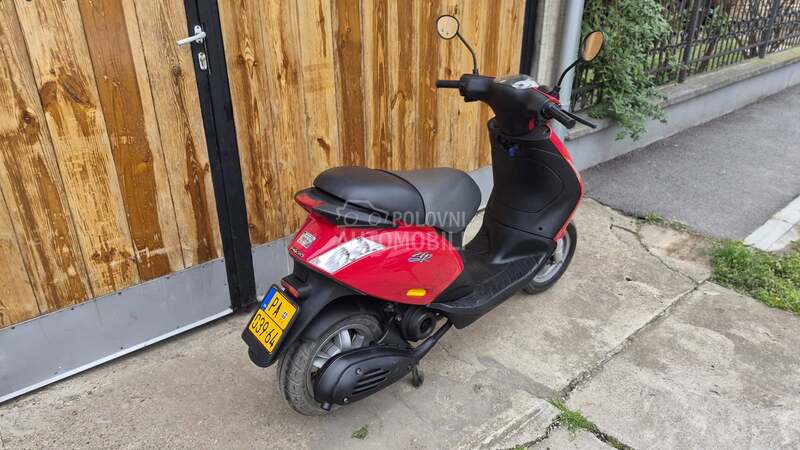 Piaggio Zip 4t