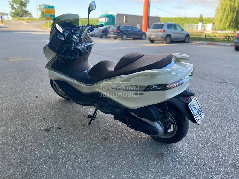 Piaggio X10