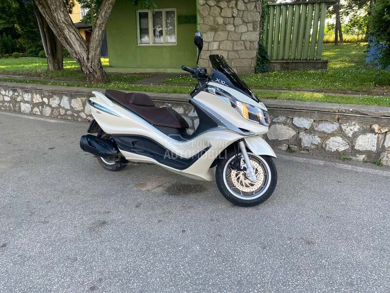 Piaggio X10
