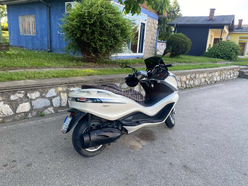 Piaggio X10