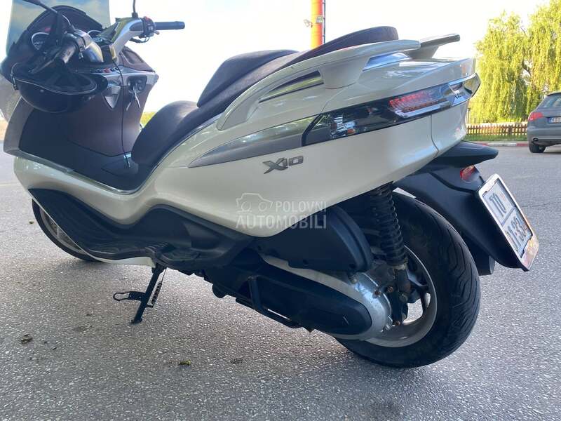 Piaggio X10