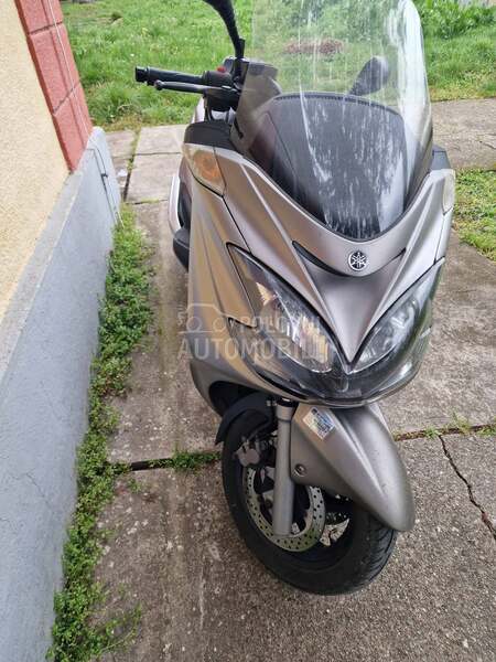 Yamaha Majesty