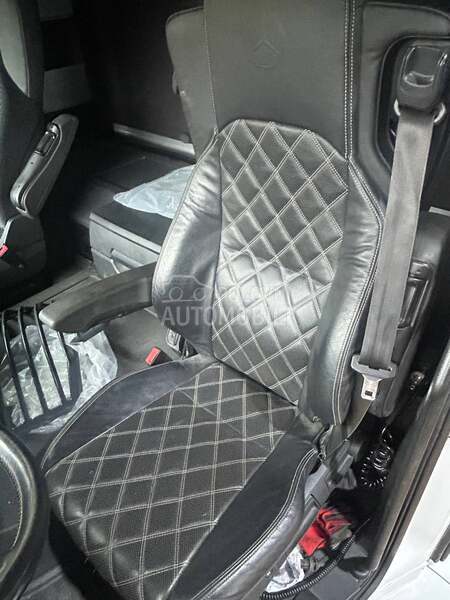 Mercedes Benz Arocs 3358 6x4