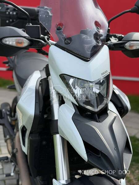Ducati Hyperstrada 821 DESMO