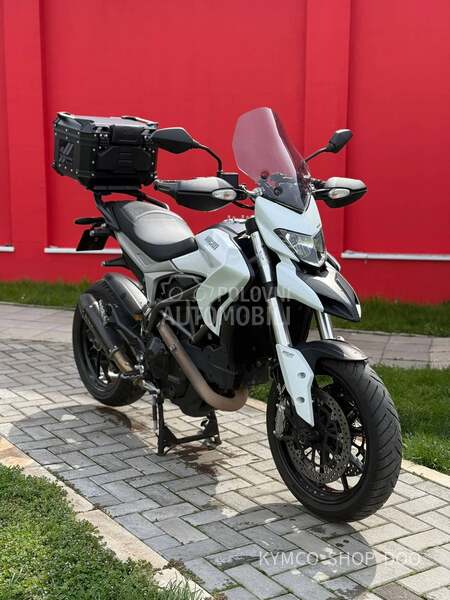 Ducati Hyperstrada 821 DESMO