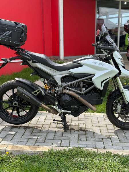 Ducati Hyperstrada 821 DESMO