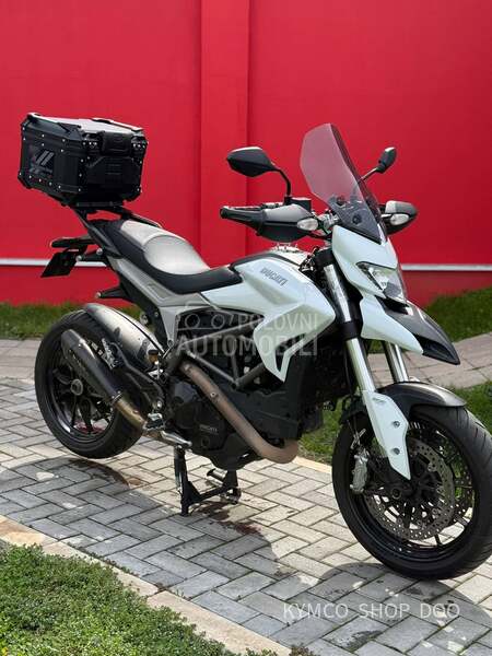 Ducati Hyperstrada 821 DESMO