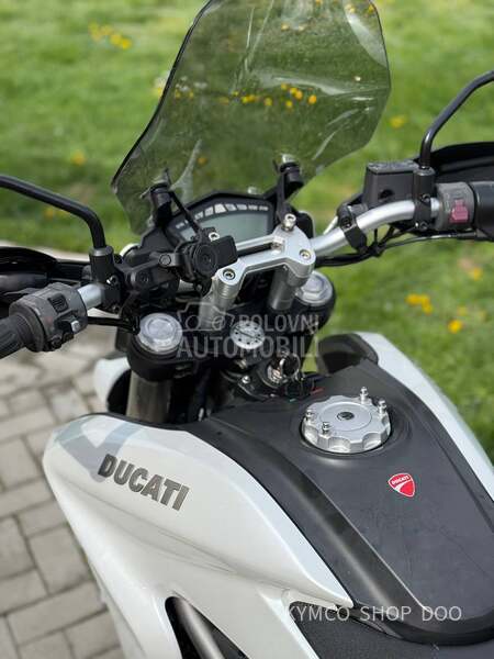 Ducati Hyperstrada 821 DESMO