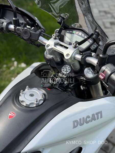 Ducati Hyperstrada 821 DESMO