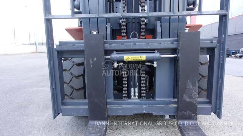 viljuškar na plin 3.5T