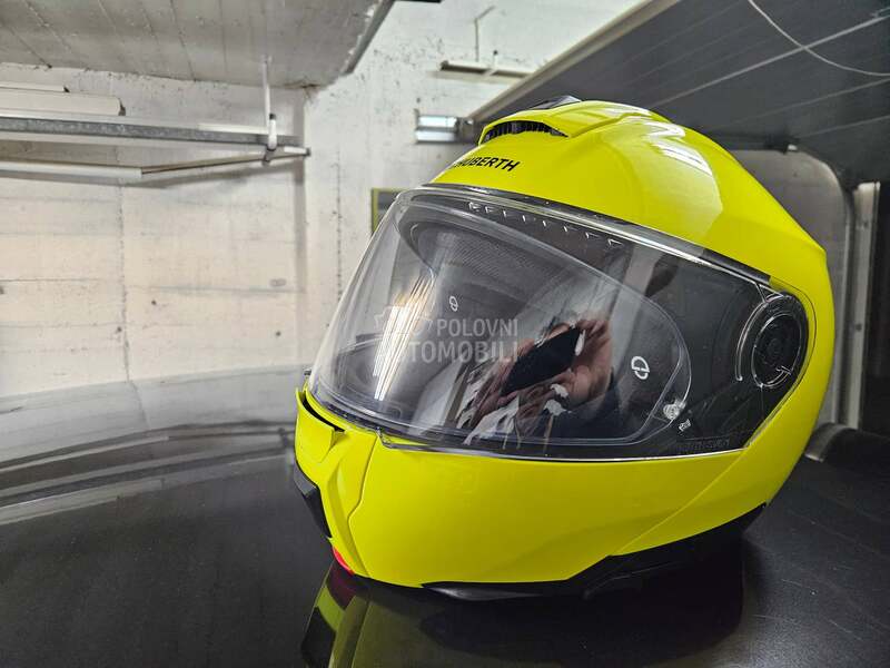Schuberth C5