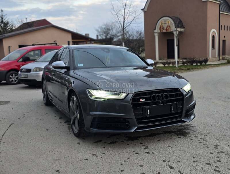 Audi S6 
