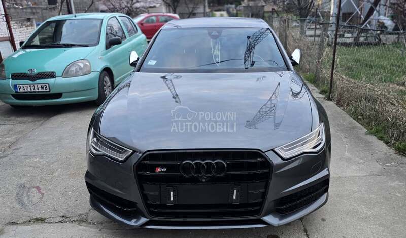 Audi S6 