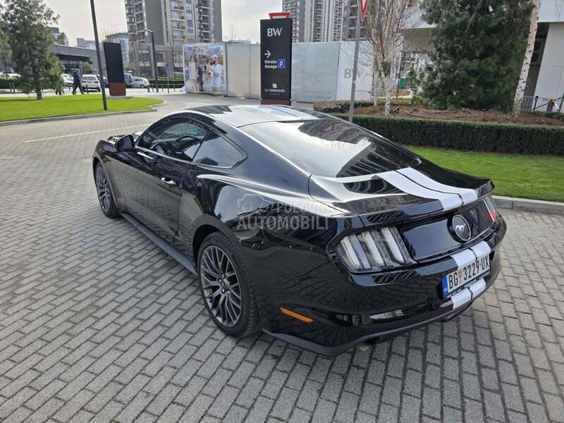 Ford Mustang 