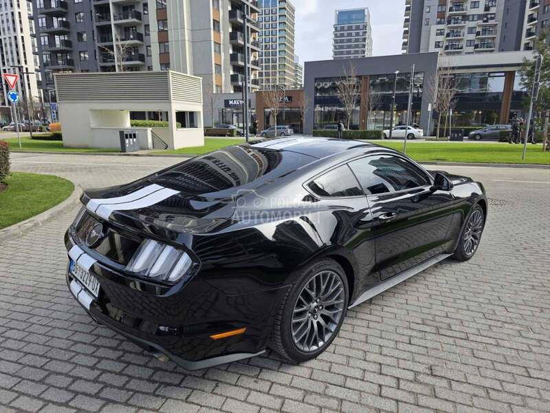 Ford Mustang 