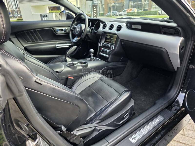 Ford Mustang 