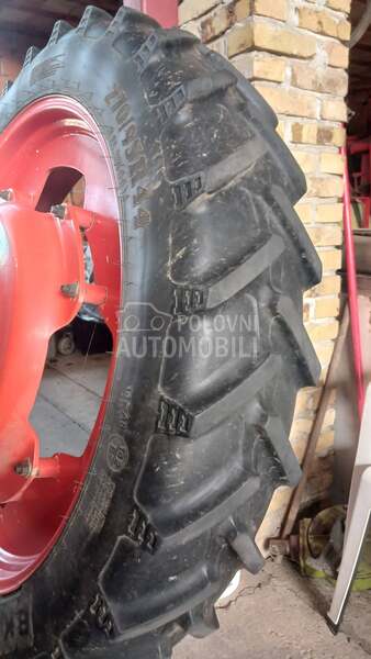 Claas BKT AGRI MAX RT955