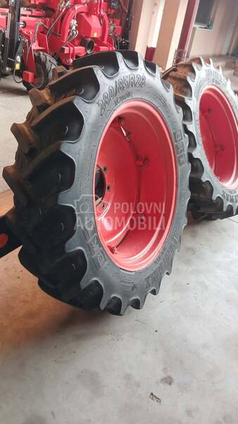 Claas BKT AGRI MAX RT955