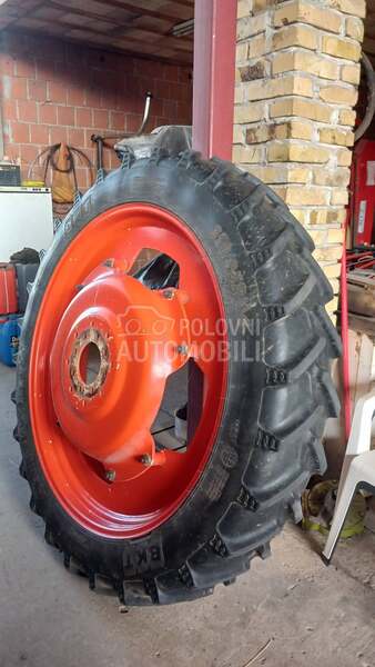 Claas BKT AGRI MAX RT955