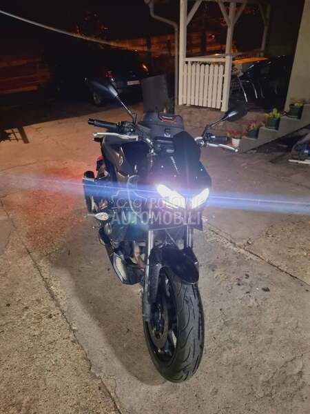 Yamaha Mt09