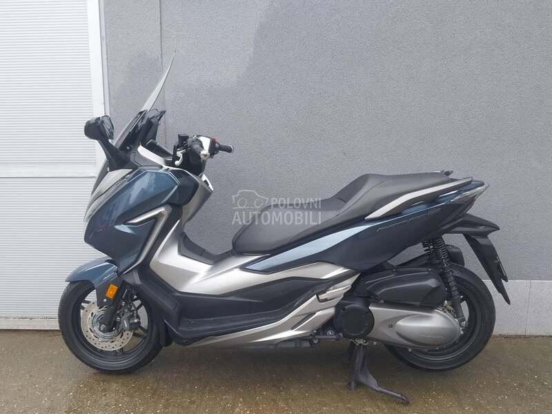 Honda Forza 300