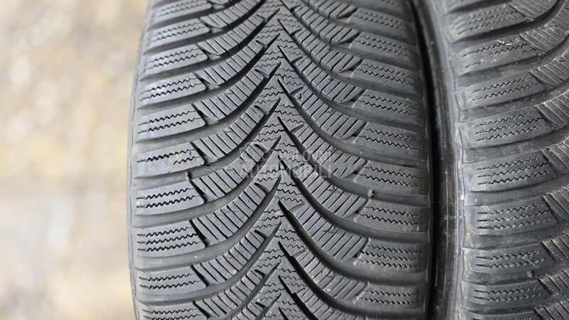 Hankook 225/45 R17 Zimska