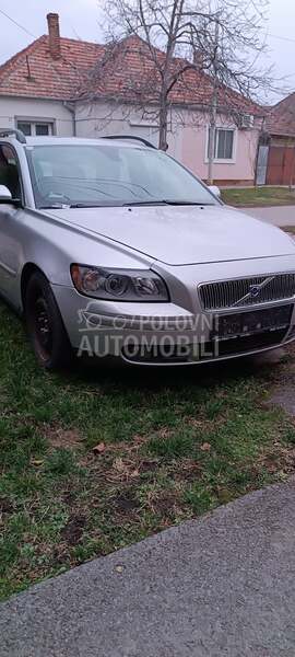 Volvo V50 
