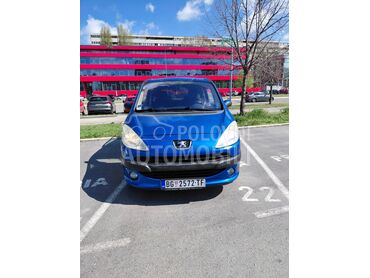 Peugeot 1007 