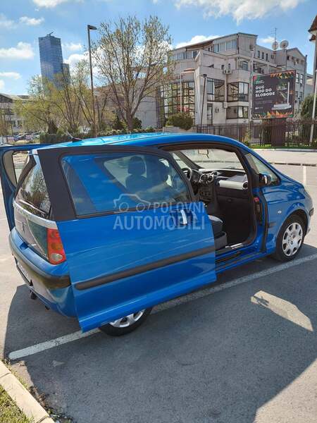 Peugeot 1007 