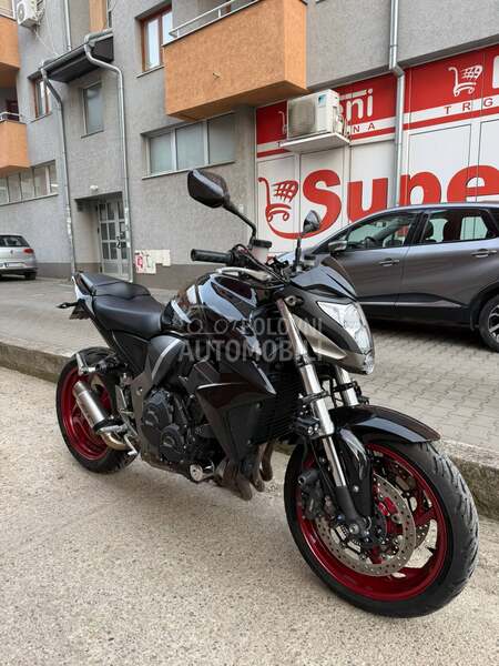 Honda cb1000r