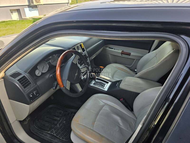 Chrysler 300C 