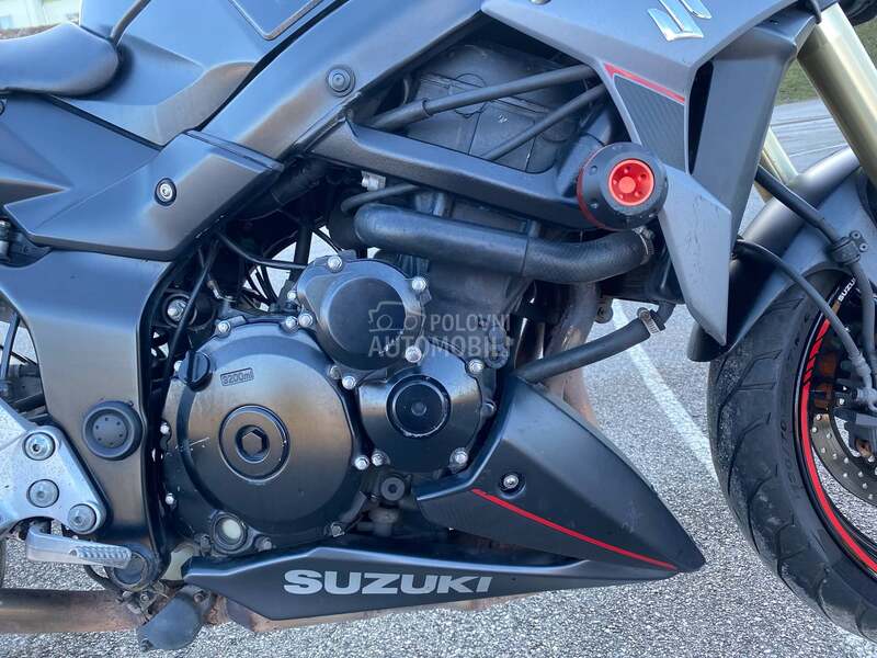 Suzuki GSR