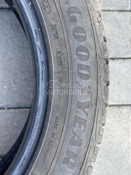 Goodyear 205/55 R17 Zimska