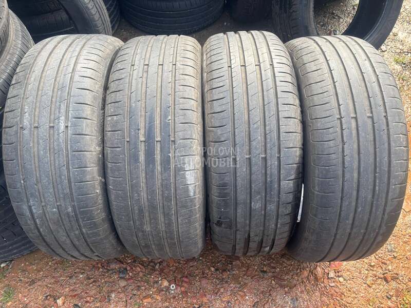 Goodyear 215/55 R17 Letnja