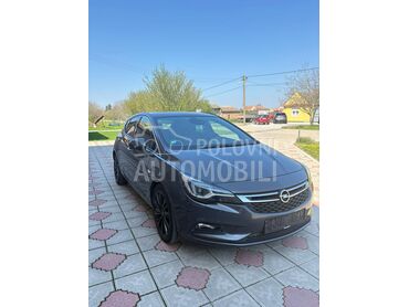 Opel Astra K Innovation / CarPlay