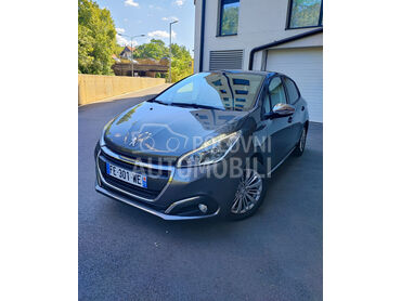 Peugeot 208 1.2 VTi Style