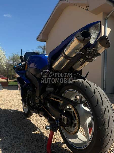 Yamaha YZF R1