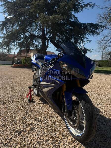 Yamaha YZF R1