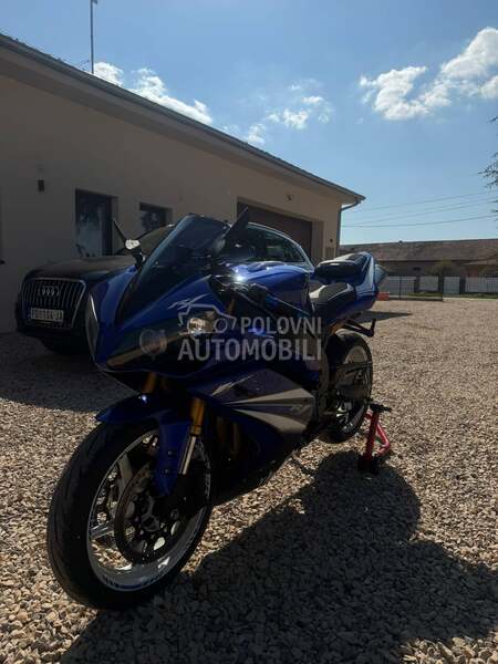 Yamaha YZF R1
