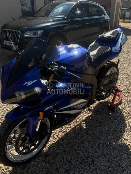 Yamaha YZF R1