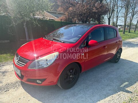 Opel Corsa D 1.4 COLOR EDITION