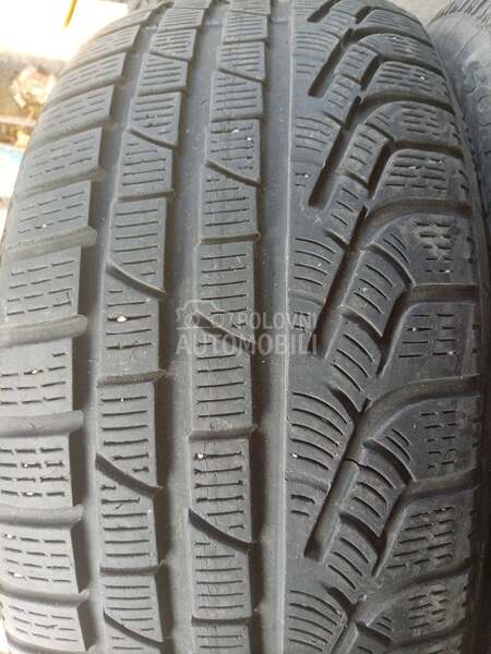 Pirelli 235/45 R18 Zimska