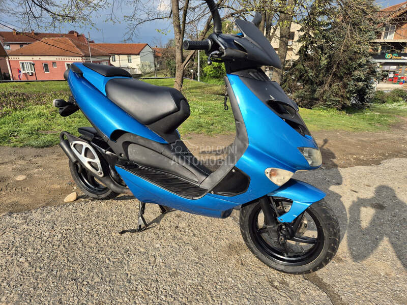 Aprilia SR